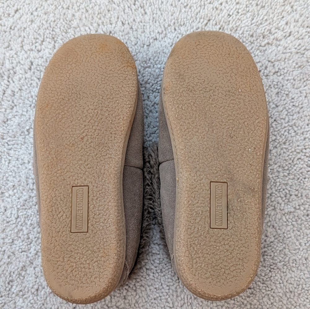 Minnetonka Women's Size 6M Shoes Brown Suede Faux Fur Lined Slippers Loafers - Picture 11 of 12